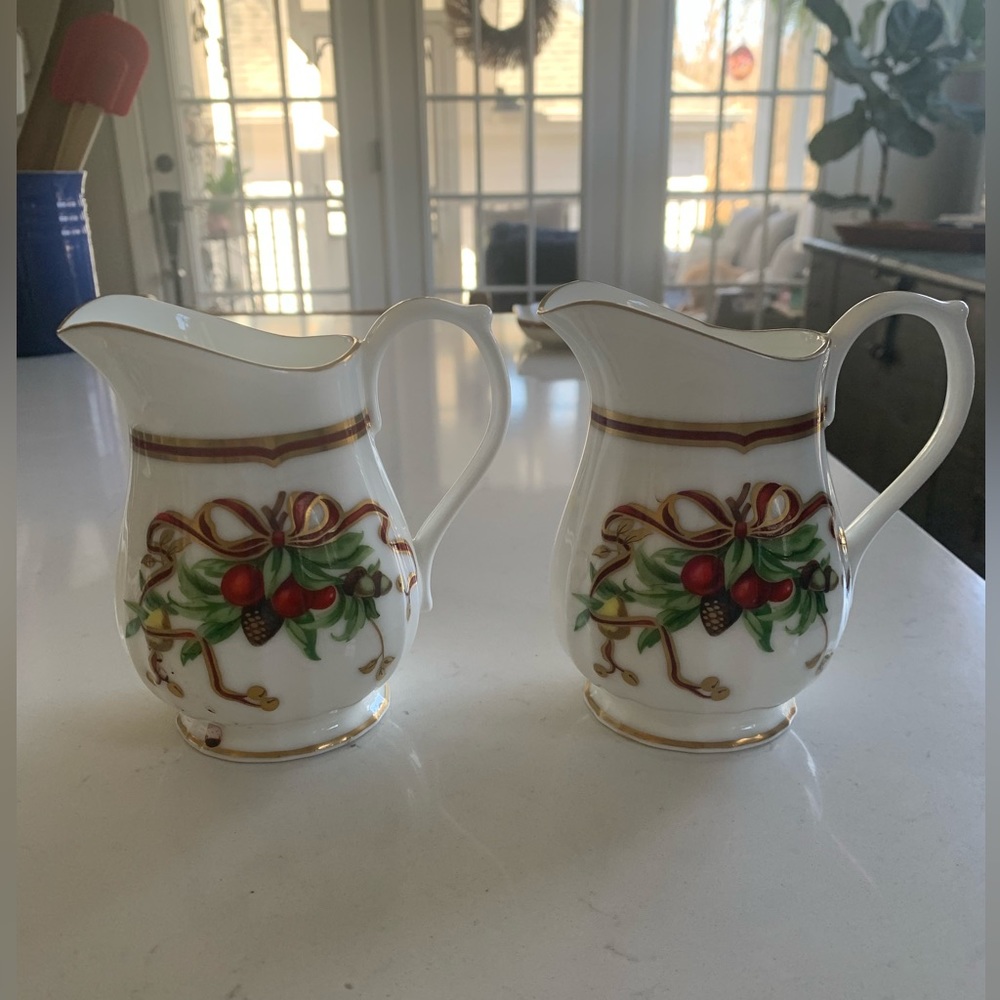 Tiffany & Company HOLIDAY Ribbon Creamer Japan